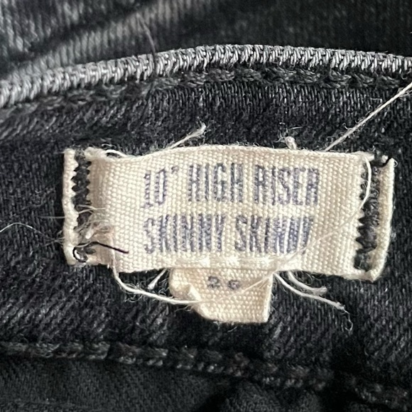 Madewell • 10” High Riser Skinny Jeans Washed Black - Picture 6 of 7